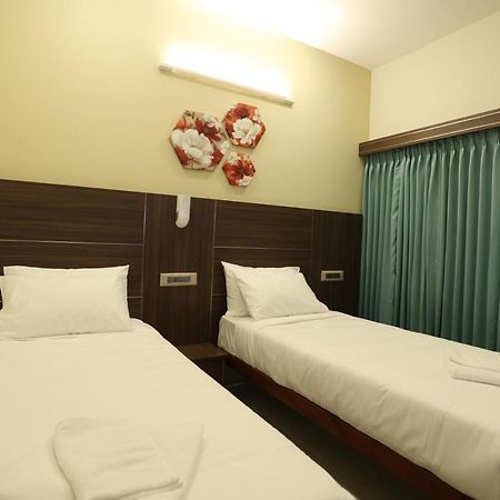 מלון Tiruchirappalli Minas Manor מראה חיצוני תמונה
