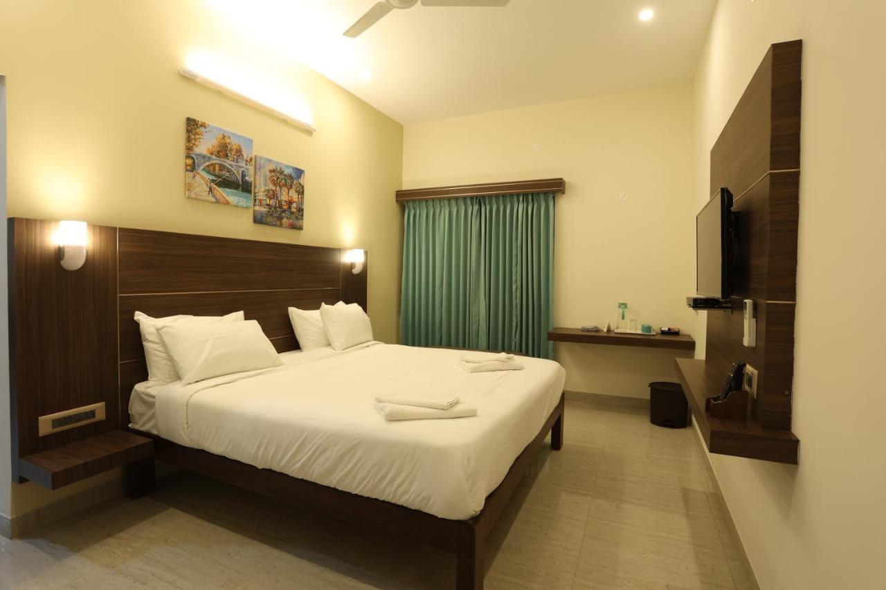 מלון Tiruchirappalli Minas Manor מראה חיצוני תמונה