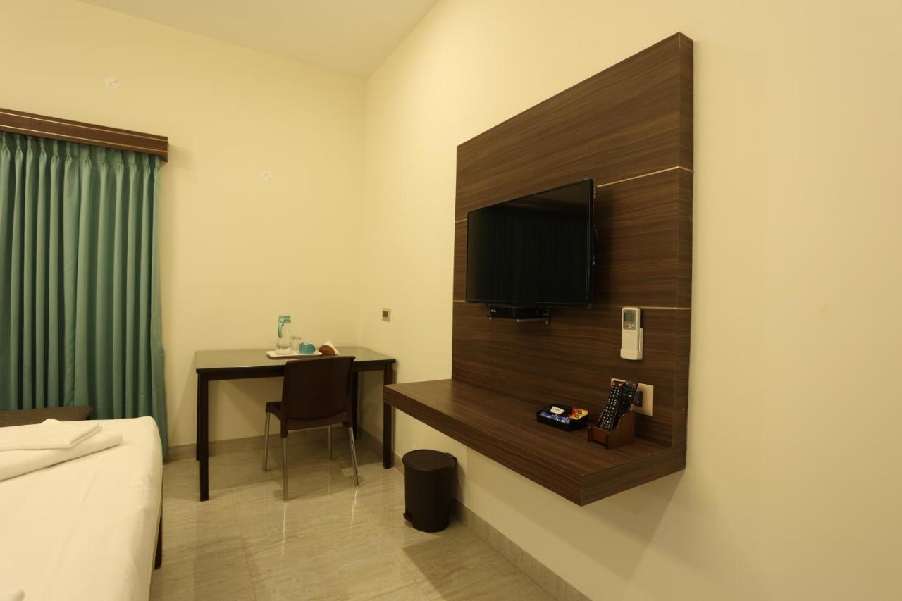 מלון Tiruchirappalli Minas Manor מראה חיצוני תמונה