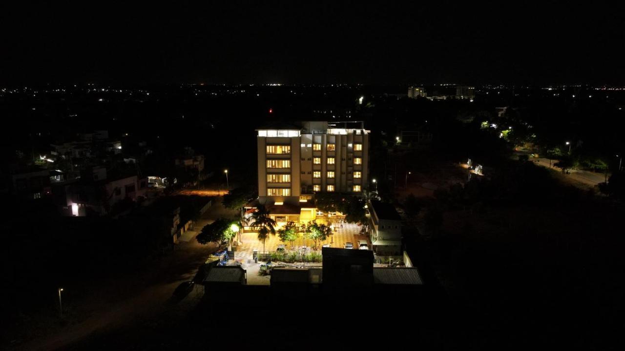 מלון Tiruchirappalli Minas Manor מראה חיצוני תמונה